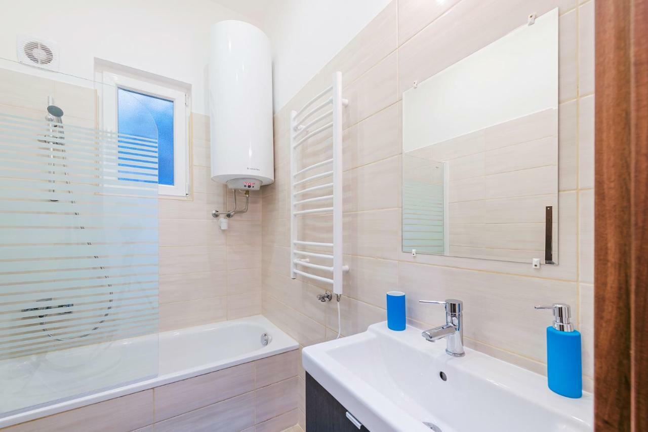 Parking, Ac, 2 Bedroom Design Flat In The Center Budapeşte Dış mekan fotoğraf